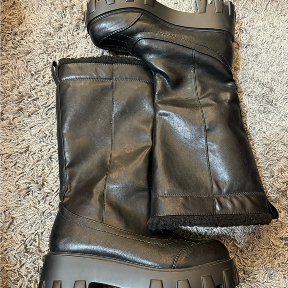 Faux Fur Platform Boots - Picture 1 of 3